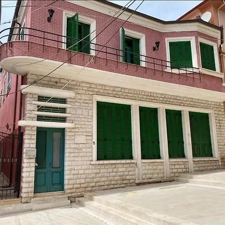 Historical Vila In The Heart Of Saranda!!